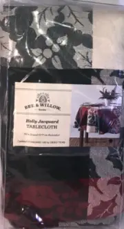 Bee & Willow Holly Jacquard 70” Round Christmas Holiday Tablecloth-NEW-SHIP24HRS
