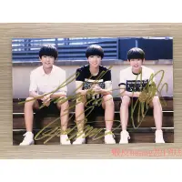 在飛比找蝦皮購物優惠-TFBOYS親筆簽名照片 王俊凱王源易烊千璽集體簽名宣傳照#