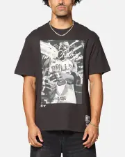 [MITCHELL & NESS] Mitchell & Ness Chicago Bulls Dynasty T-shirt Faded Black - Size L L Faded Black