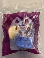 2021 McDonalds Disney Princess “ Snow White “ #1 Sealed Happy Meal Toy