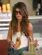 BEAUTIFUL SHENAE GRIMES 90210 DEGRASSI 8X10 PHOTO