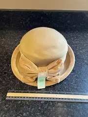 VTG Goldblatt’s Madison Ave Collection Woman’s Beige Light Brown Felt Hat Bow