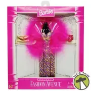 Barbie Deluxe Fashion Avenue Gown & Feather Boa Deluxe 1996 Mattel 15894 NRFB