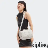 在飛比找momo購物網優惠-【KIPLING官方旗艦館】復古典雅米灰色中型圓筒手提肩背兩