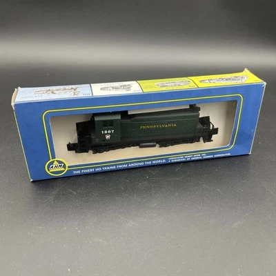 HO Scale AHM 5014 DD SW-1 Dummy Locomotive Pennsylvania 1867