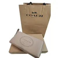 在飛比找momo購物網優惠-【COACH】coach 新款 雕花logo手拿兩用長夾禮盒