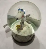 Hallmark Peanuts Snoopy Always Make Space For Friends Snow Globe *new w/ tags*