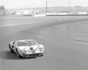 Vintage 8X10 B&W 1967 Daytona Ford GT40 MkII Bruce McLaren / Lucian Bianchi