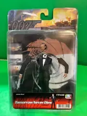 Pierce Brosnan as James Bond 007 “Tomorrow Never Dies” 1/16 scale Dragon Figure