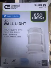 Integrated LED Dusk to Dawn Photocell Sensor Half Moon Security Wall Light NEW