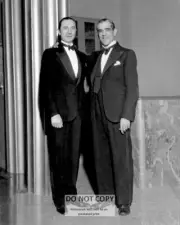 BELA LUGOSI AND BORIS KARLOFF LEGENDARY HORROR ACTORS - 8X10 PHOTO (DD-605)