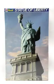 Revell Statue of Liberty 13" Model Kit #8875 1985 USA Landmark