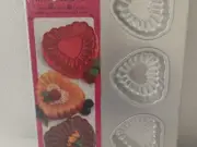 Wilton 6 Heart Cake Pan