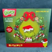 The Grinch Brick Building Set 523 Pcs Christmas Wreath Includes Hanging String