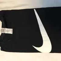 在飛比找旋轉拍賣優惠-翻玩 Nike 大logo 黑t