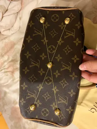 LV M40143 PM 正品，9成新(水餃包）