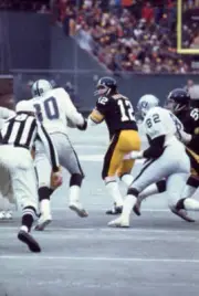 Pittsburgh Steelers Terry Bradshaw in action drops back to pass vs- Old Photo