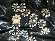 6 Buttons Antique Silver Flower