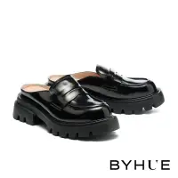 在飛比找momo購物網優惠-【BYHUE】質感個性便仕造型軟芯厚底穆勒拖鞋(黑)