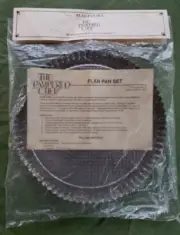 Pampered Chef Flan Pan Set of 2 Tin 10" pans include recipe 4 parchment circles