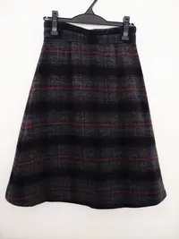 在飛比找Yahoo!奇摩拍賣優惠-NATURAL BEAUTY BASIC 灰格毛料高腰裙