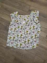 Philosophy Floral Short Flutter Sleeve Top Size Medium