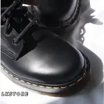 日本代購DR.MARTENS 馬汀 八孔 1460 SMOOTH 霧面 黑色 硬皮 中性款 男款