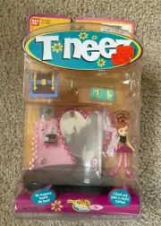 T Neeze - Dance Studio & Ella - Tneez dolls and Playsets DAMAGED BOX