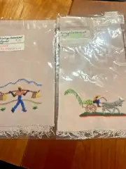 PAIR! Vintage Linen Fingertip Towels Hand Embroidered Linen Napkins
