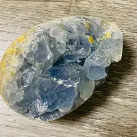 在飛比找Yahoo!奇摩拍賣優惠-C677天然天青石 藍晶洞原石 藍水晶簇晶塊 晶體標本 原礦