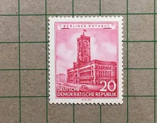 【郵卡庫2】【建築】東德1955年SC268，柏林舊市政廰，新票 SP6477