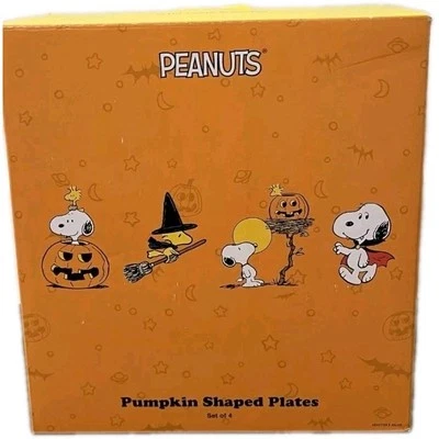 2022 Williams Sonoma Peanuts8 Halloween Salad Plates, Snoopy,Woodstock NEW Box