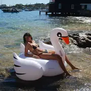 [Sunnylife] Original Luxe Ride-On Float Swan The Resort White on White