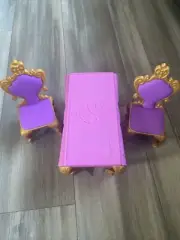 Disney Sofia Dollhouse the First Enchancian Castle Table & 2 Chairs