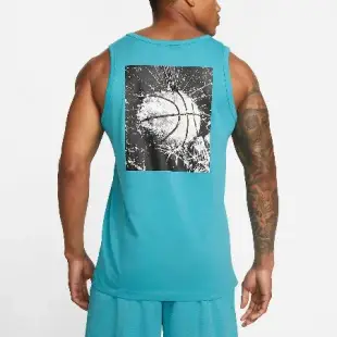 Nike 背心 Basketball Tank Top 男款 水藍 黑 籃球印花 無袖 純棉 運動上衣 小勾 FJ2301-367