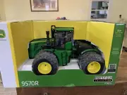 ERTL John Deere 9570R Tractor W/Duals Prestige Collection 100-Year Edition. 1/16