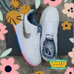 NIKE AIR FORCE ONE 女鞋特賣白銀彩虹 37-40 破白灰軍日本 VANTEL