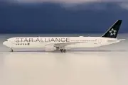 PM52362 Panda Models 767-400ER 1/400 Model N76055 United Airlines