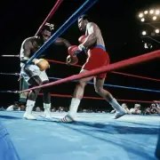 George Foreman in action, making 2nd knockout of Joe Frazier - 1973 Old Photo 1