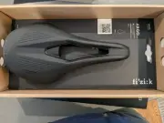 Fizik Argo Vento R1 140mm Saddle - Black