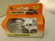 1997 MATCHBOX SUPERFAST #13 WHITE SHOVEL NOSE TRACTOR WITH GRAY BUCKET NEW IN BO