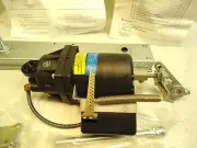 NEW JOHNSON CONTROLS D-4073-1 PNEUMATIC DAMPER ACTUATOR POSITIONER UNIVERSAL MT.