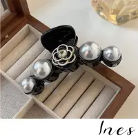 在飛比找momo購物網優惠-【INES】韓國設計浪漫山茶花珍珠造型抓夾 馬尾夾 髮夾(山