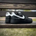 【逢甲FUZZY】NIKE AIR FORCE 1 QS BLACK WHITE 黑底 白勾 黑白 CQ0492-001