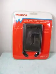 VINTAGE WINDSOR MODEL CS-700 AM/FM RADIO STEREO CASSETTE PLAYER WALKMAN