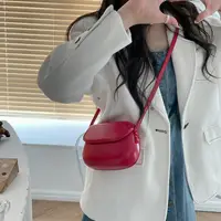 在飛比找樂天市場購物網優惠-秋冬新款韓國復古ins紅色馬鞍包斜背小包包女百搭簡約手機包 
