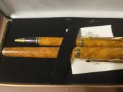 Buckingham palace Limited Edition Boxed Souvenir Fountain And Ball Point Pen Set