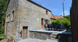 Quaint Holiday Home in Fala n at the foot of the ruins of Montaigle