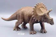2011 Schleich Triceratops Realistic Dinosaur Collectible Figure 8" NEW