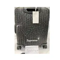 在飛比找蝦皮購物優惠-全新‼️Rimowa x Supreme 行李箱 登機箱 沒